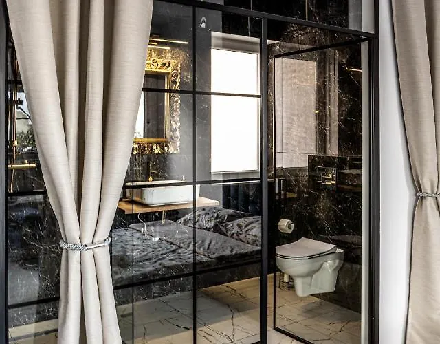 Bryza De Luxe Z Jacuzzi アパート